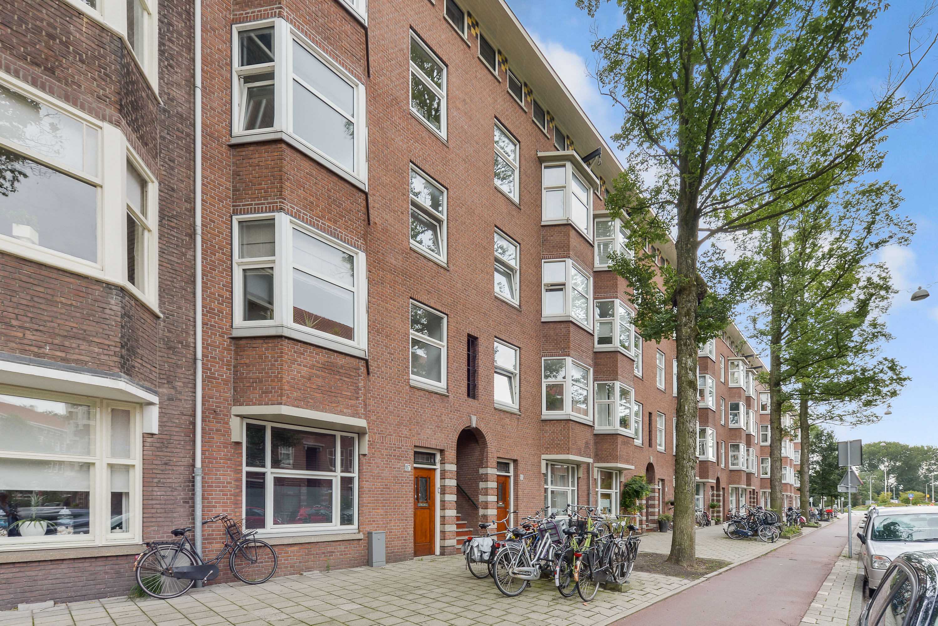 Lunshof makelaars Amstelveen en Amsterdam - Aalsmeerweg 109 III Amsterdam