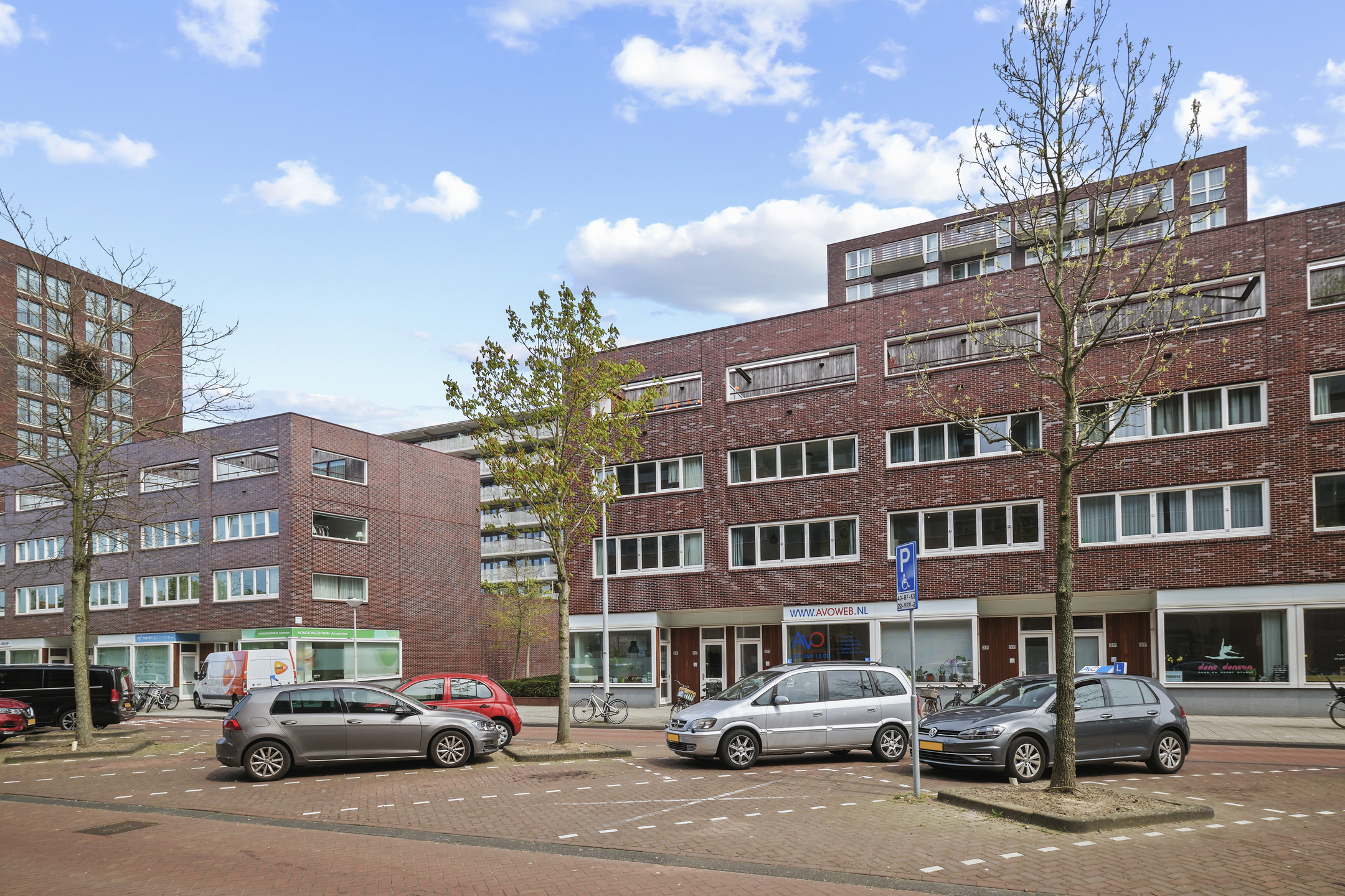 Lunshof makelaars Amstelveen en Amsterdam - Ottho Heldringstraat 31 C Amsterdam